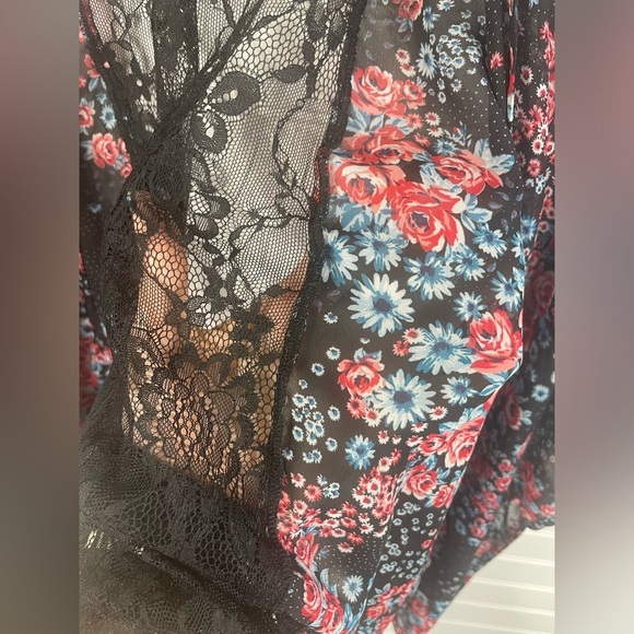 Almost Famous Black Lace Floral Print Open Front Kimono S Women’s EUC - Picture 7 of 8